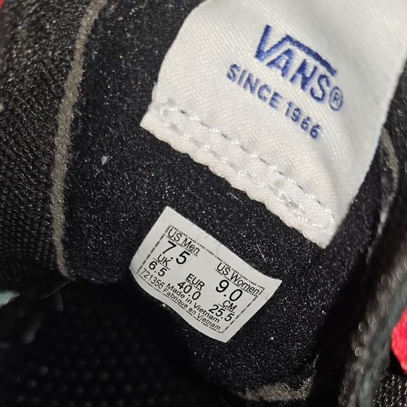 Vans ComfyCush Sk8-Hi 'Ignition - Picture 9 of 11
